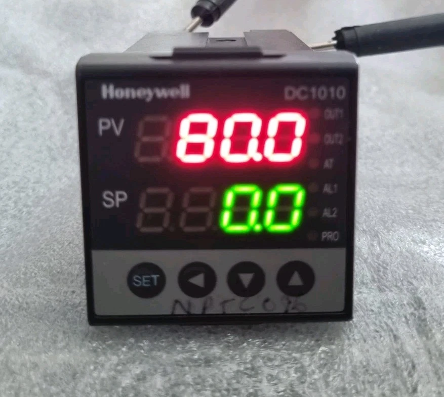 Honeywell DC1010ct-201000-E PID Temperature Controller Used Tested Free Ship